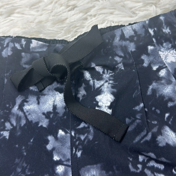 Lululemon Spring Break Away Short II Dusk Dye White Black / Black - Picture 2 of 6